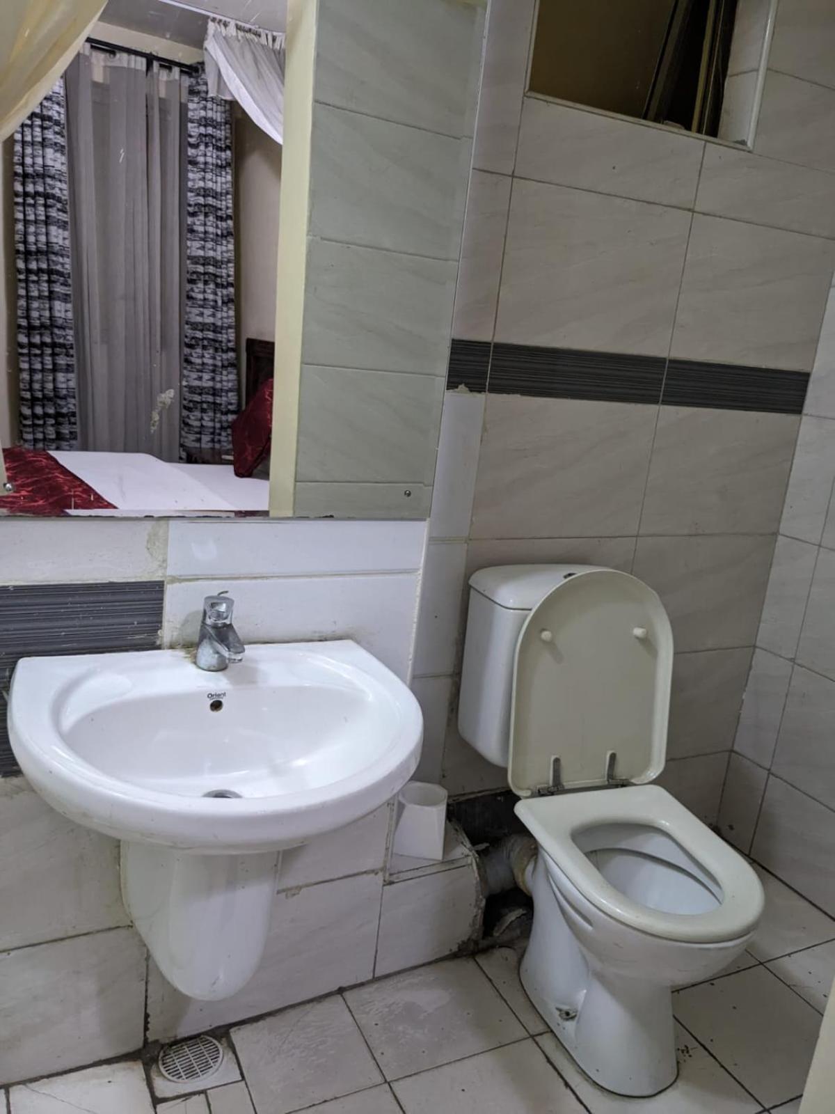 Epitome Times Hotel Найроби Экстерьер фото