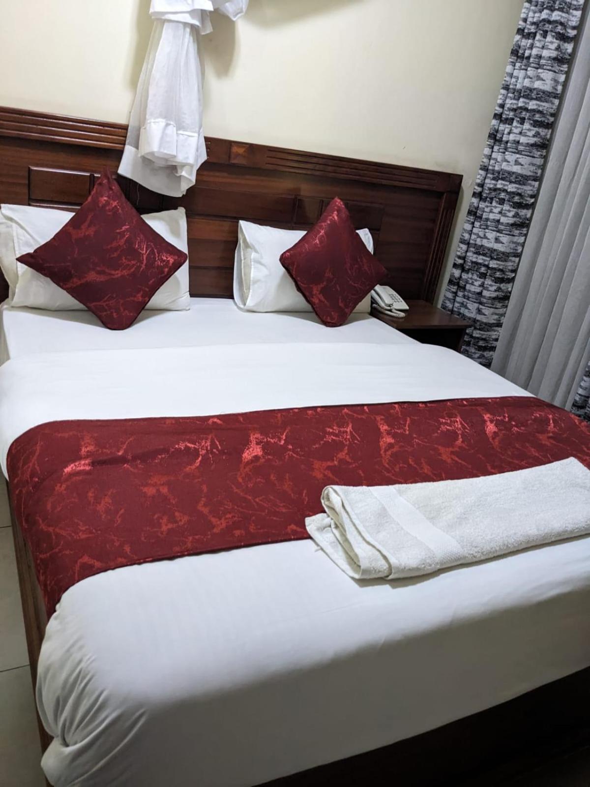 Epitome Times Hotel Найроби Экстерьер фото