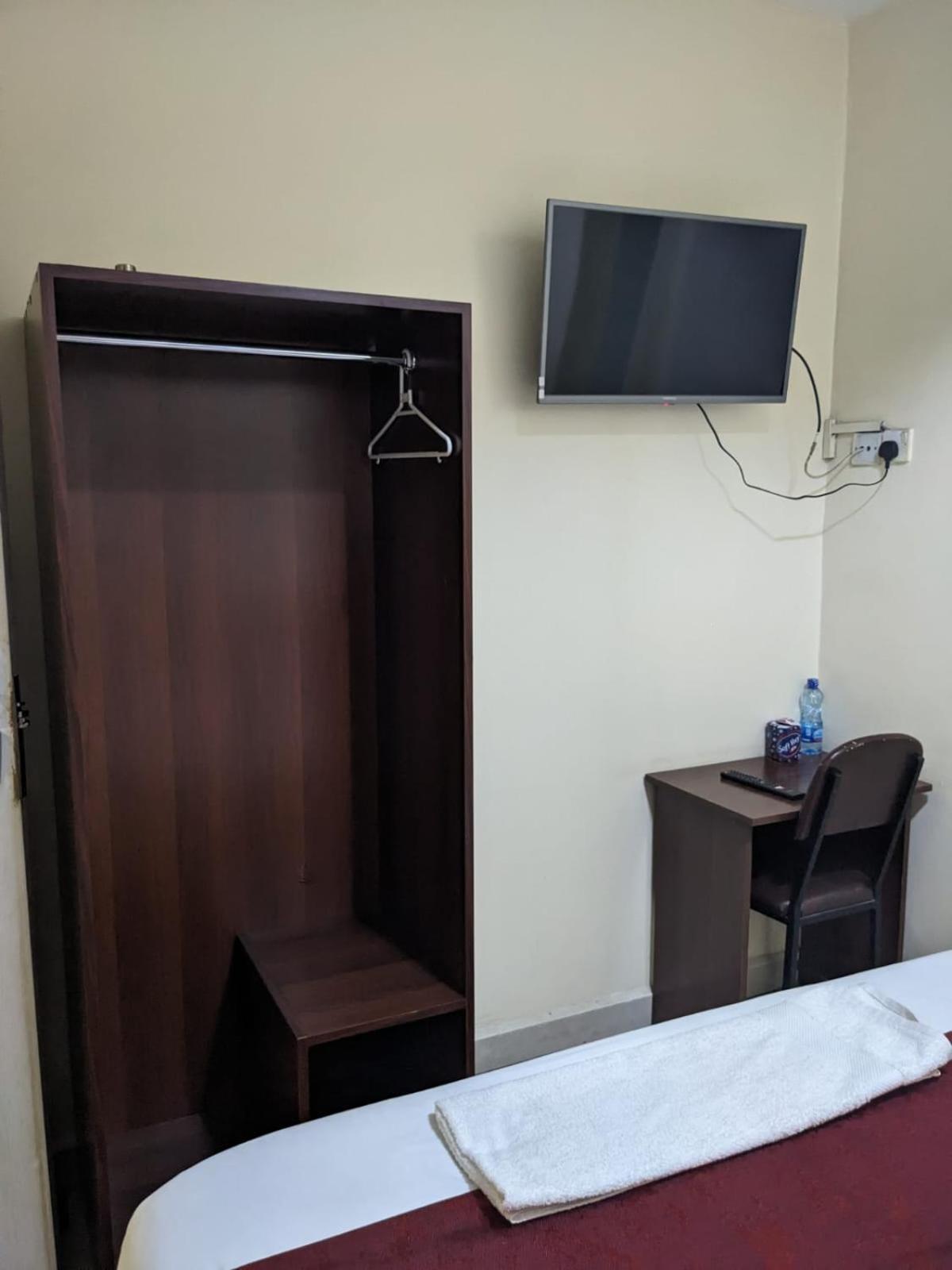 Epitome Times Hotel Найроби Экстерьер фото