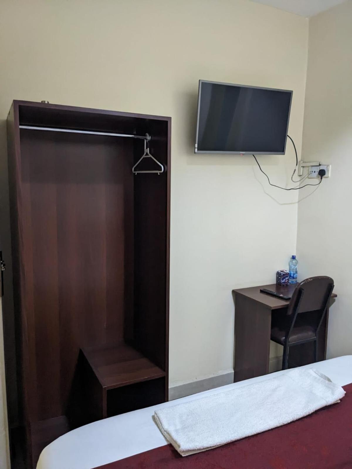 Epitome Times Hotel Найроби Экстерьер фото