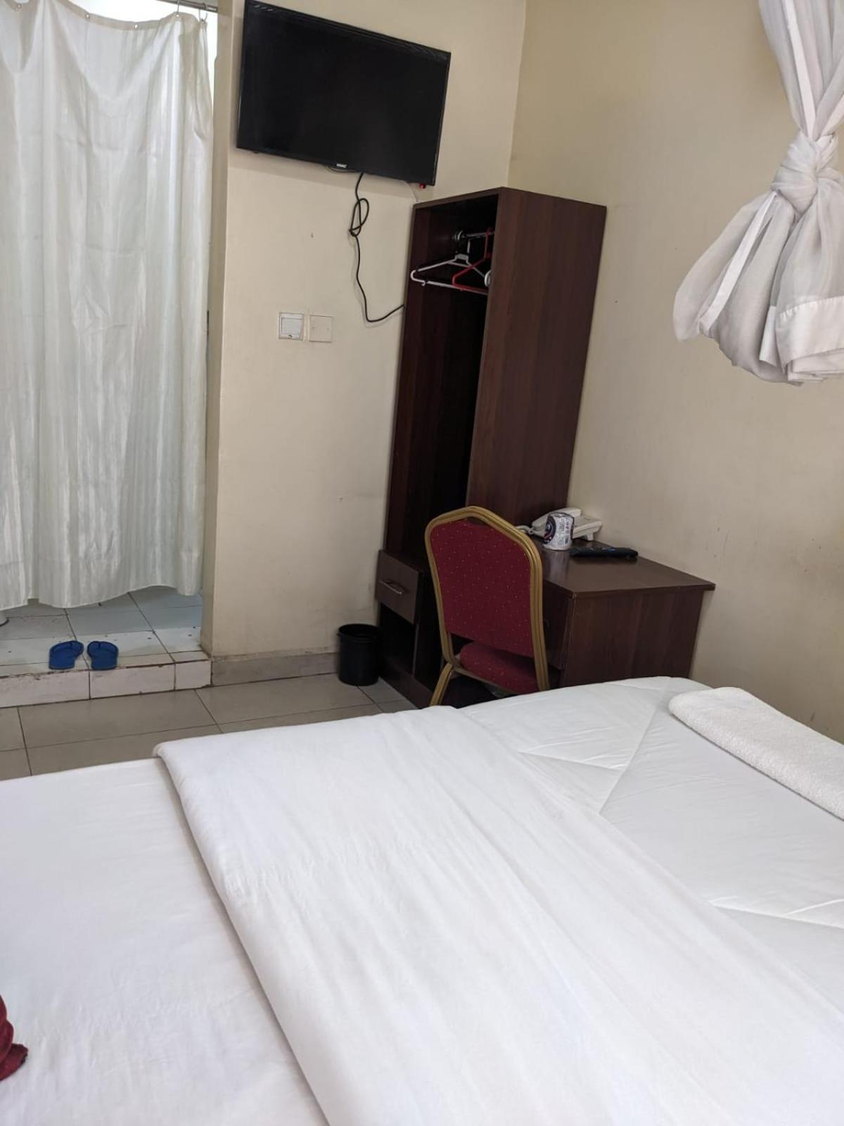 Epitome Times Hotel Найроби Экстерьер фото