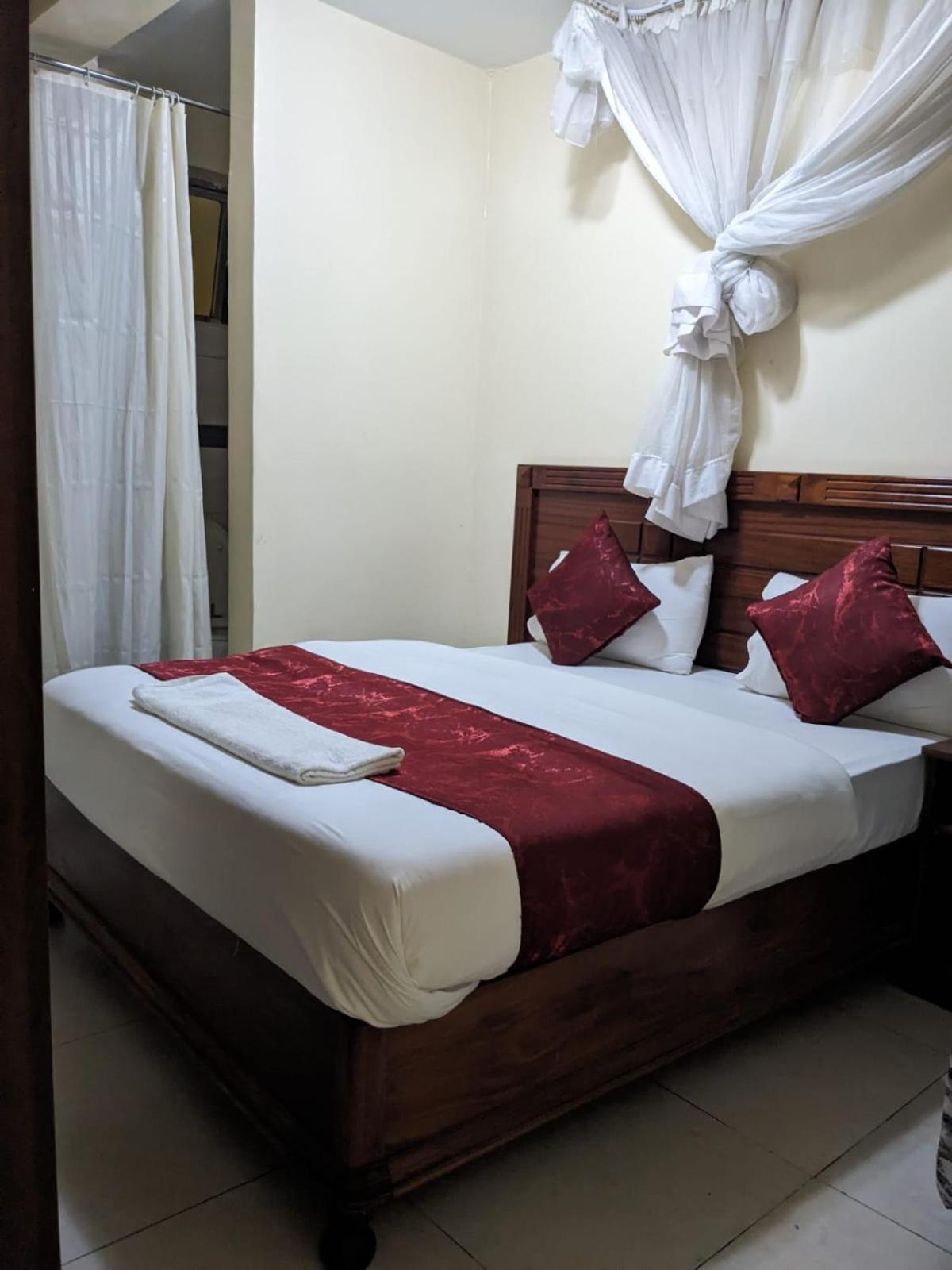 Epitome Times Hotel Найроби Экстерьер фото