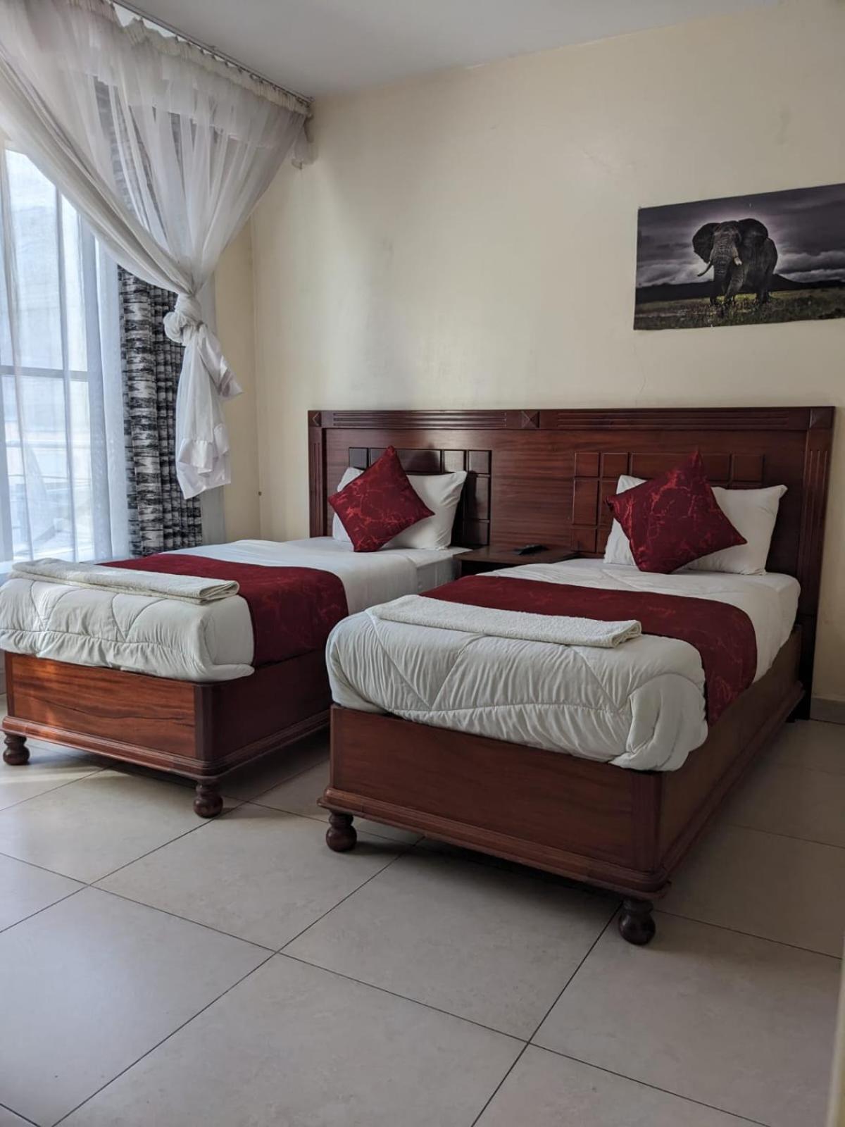 Epitome Times Hotel Найроби Экстерьер фото