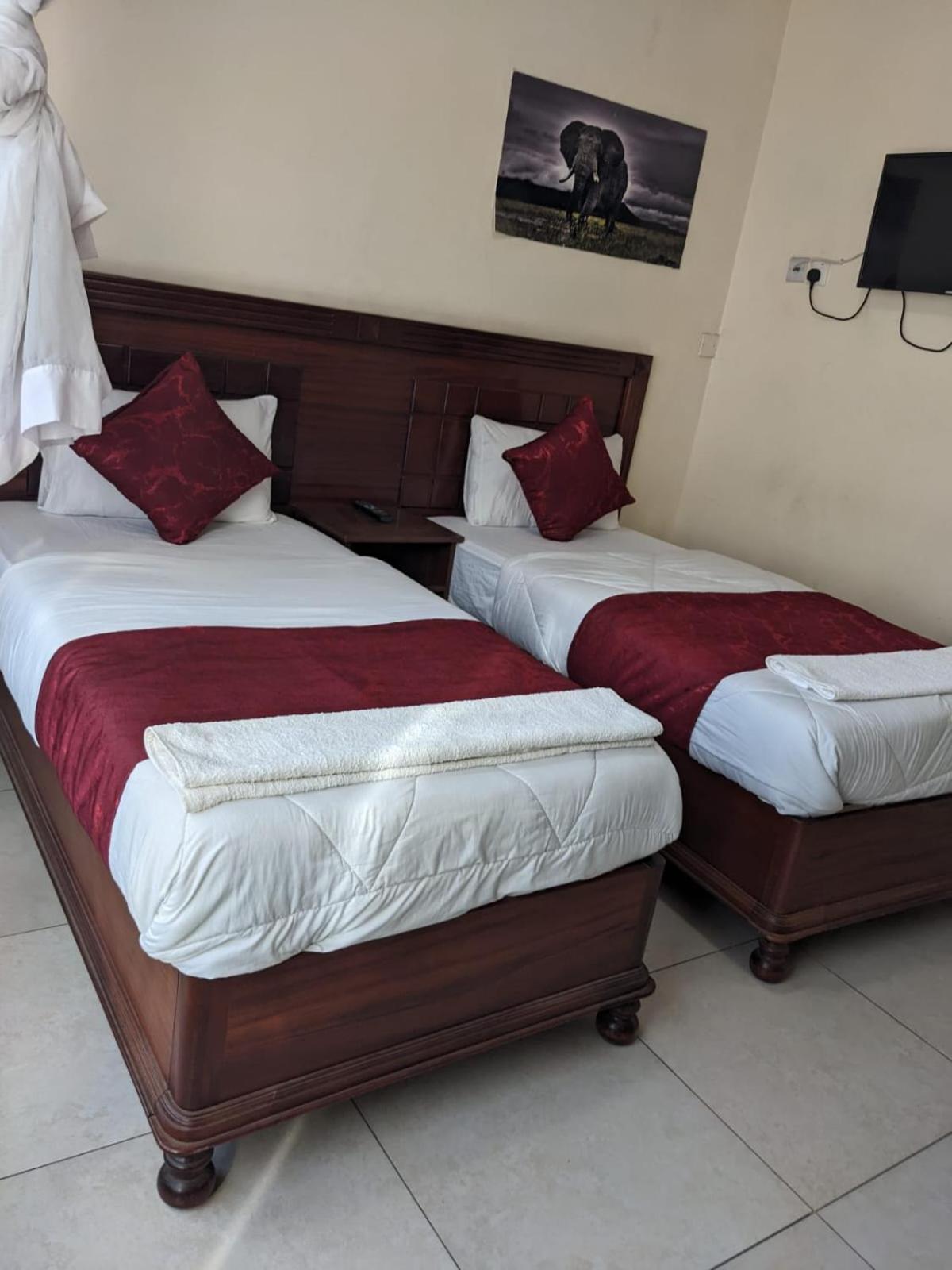 Epitome Times Hotel Найроби Экстерьер фото